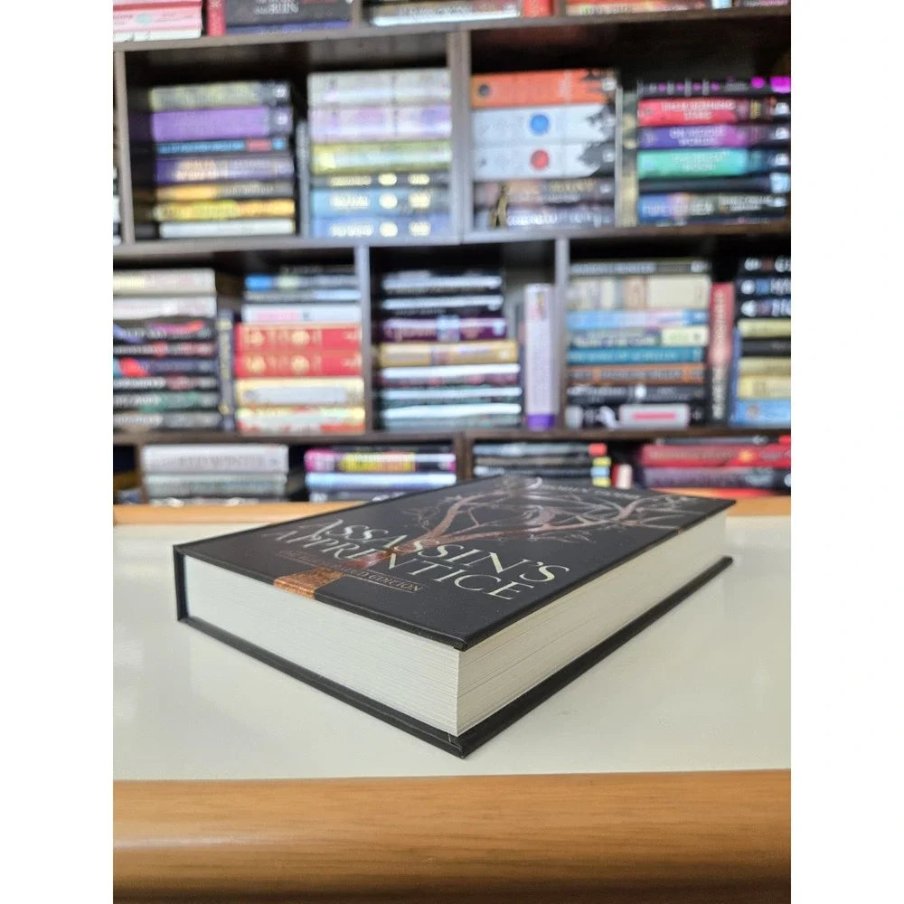 Robin Hobb The Farseer: Assassin's Apprentice Hardcover Illustrated Signed